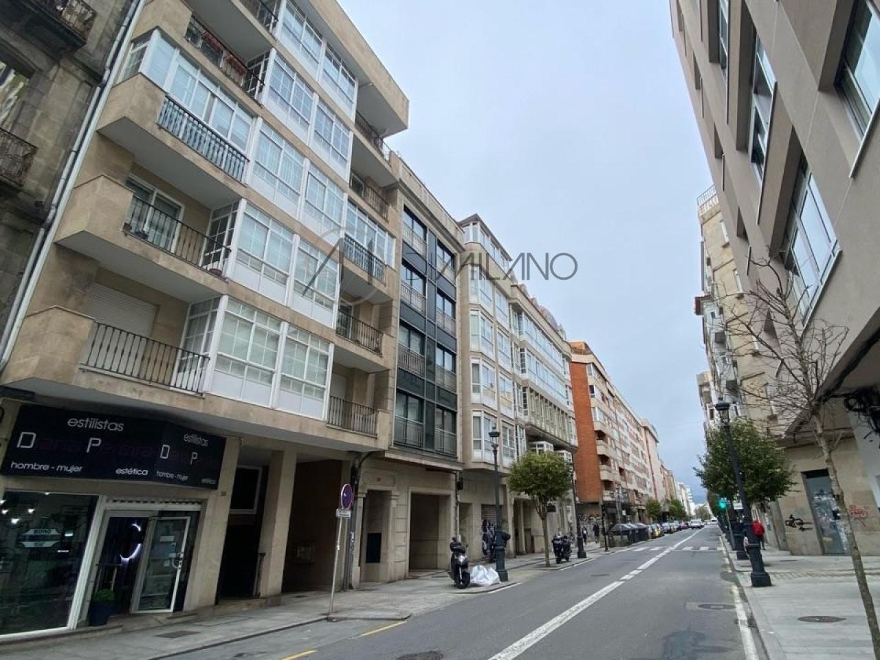 Local reformado en pleno centro de vigo, en la calle Pi y Margall.