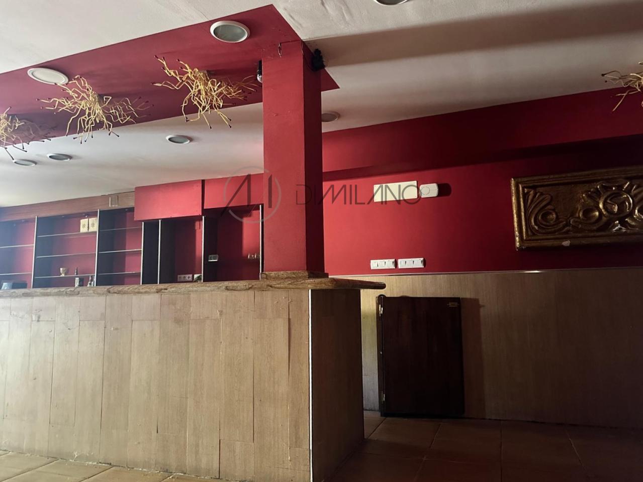 Bajo comercial en el Paseo Marítimo de Vigo