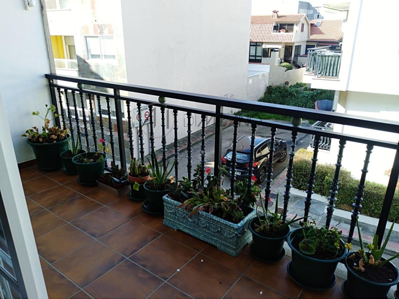 Piso de 3 habitaciones con garaje, a pocos metros del paseo marítimo de Panxón, Nigrán