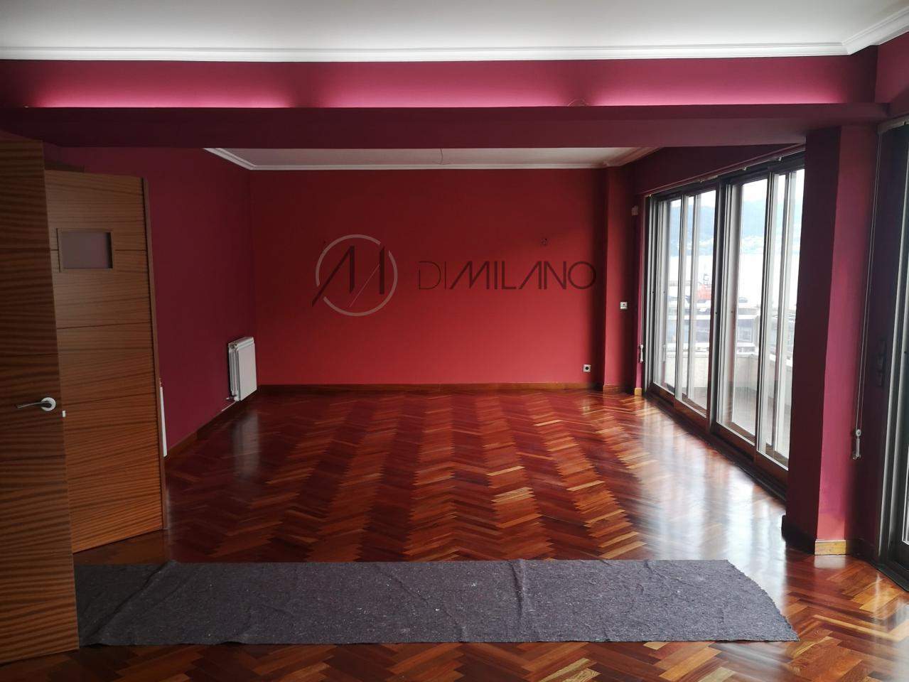 Piso de 221 m2 exterior y con vistas al mar, en la de zona Plaza de América