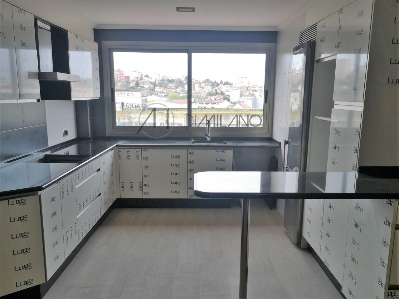 Piso de 221 m2 exterior y con vistas al mar, en la de zona Plaza de América