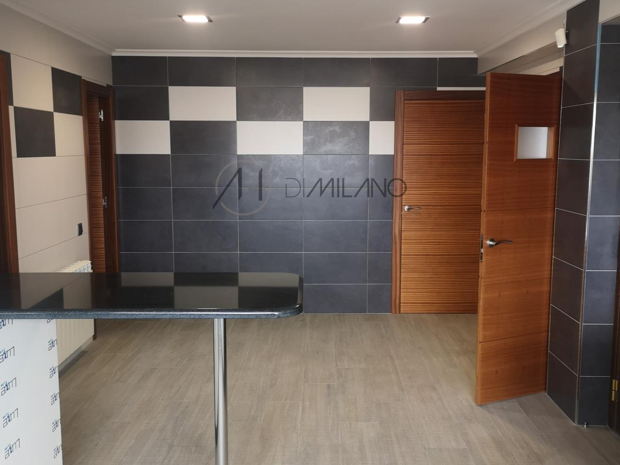 Piso de 221 m2 exterior y con vistas al mar, en la de zona Plaza de América