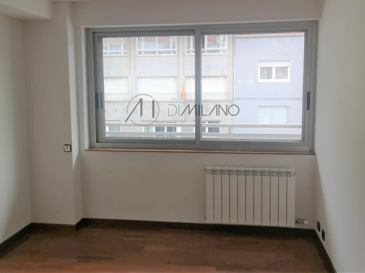 Piso de 221 m2 exterior y con vistas al mar, en la de zona Plaza de América