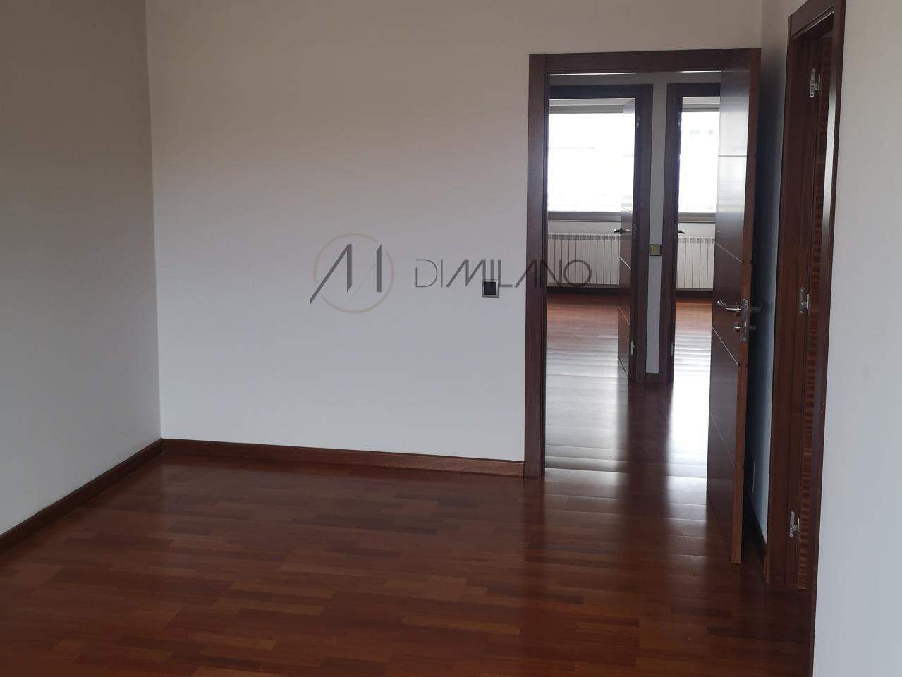 Piso de 221 m2 exterior y con vistas al mar, en la de zona Plaza de América