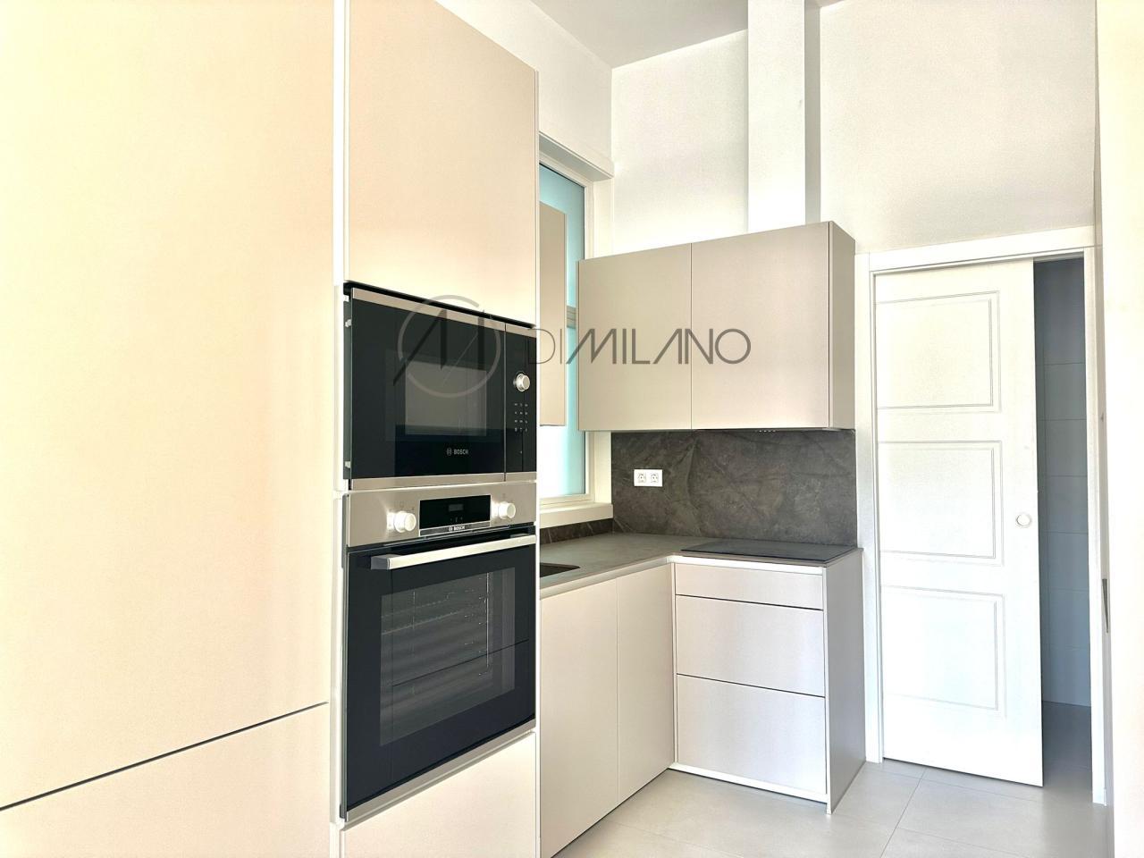 Exclusivo Piso en el Corazón de Vigo: Elegancia Histórica con Comodidades Modernas