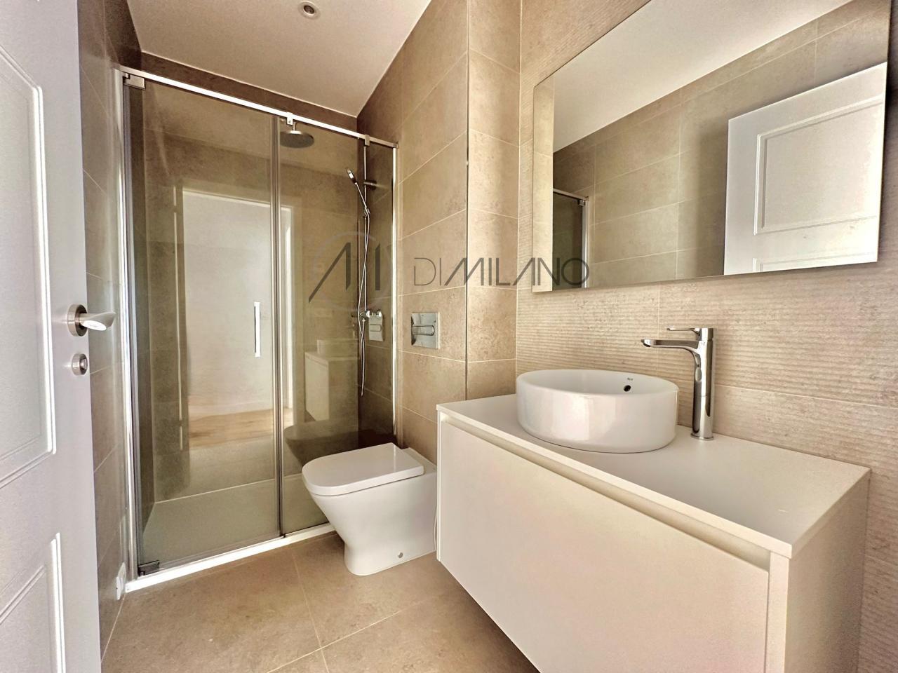 Exclusivo Piso en el Corazón de Vigo: Elegancia Histórica con Comodidades Modernas