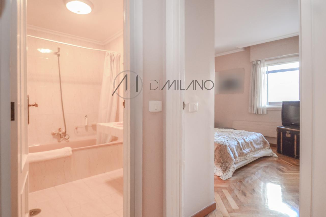 Amplia vivienda, con garaje y trasero, de 280 m2 en Bouzas, Vigo