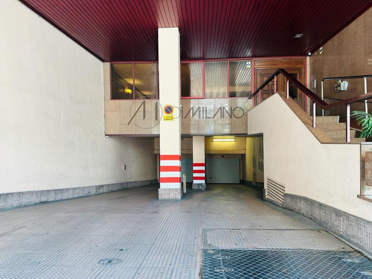 Piso amplio y con garaje en el corazón financiero de la ciudad de Vigo