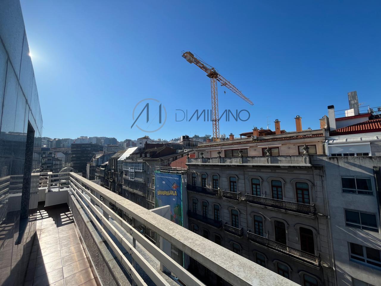 Ático con terraza en el centro financiero de la ciudad de Vigo.