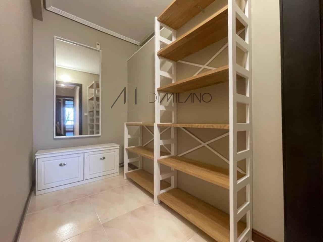 Piso de tres dormitorios con garaje y vistas al mar