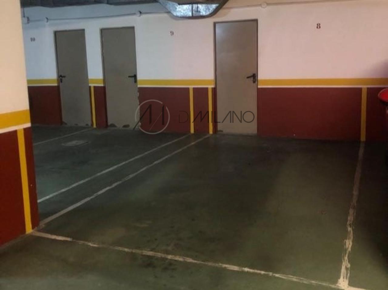 Piso de tres dormitorios con garaje y vistas al mar