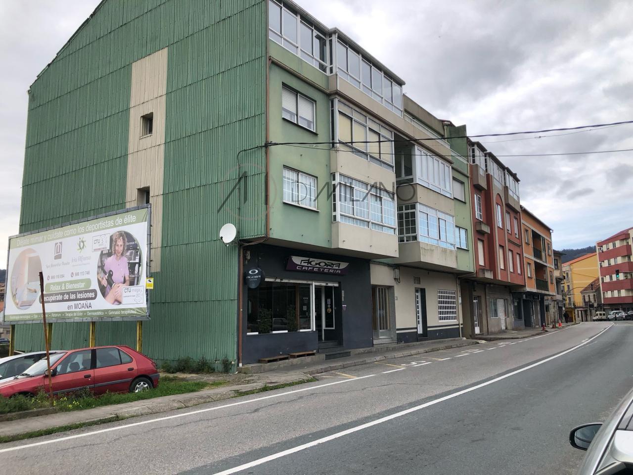Vivienda con negocio de cafetería en Meira (Moaña): Un lugar con encanto y potencial.