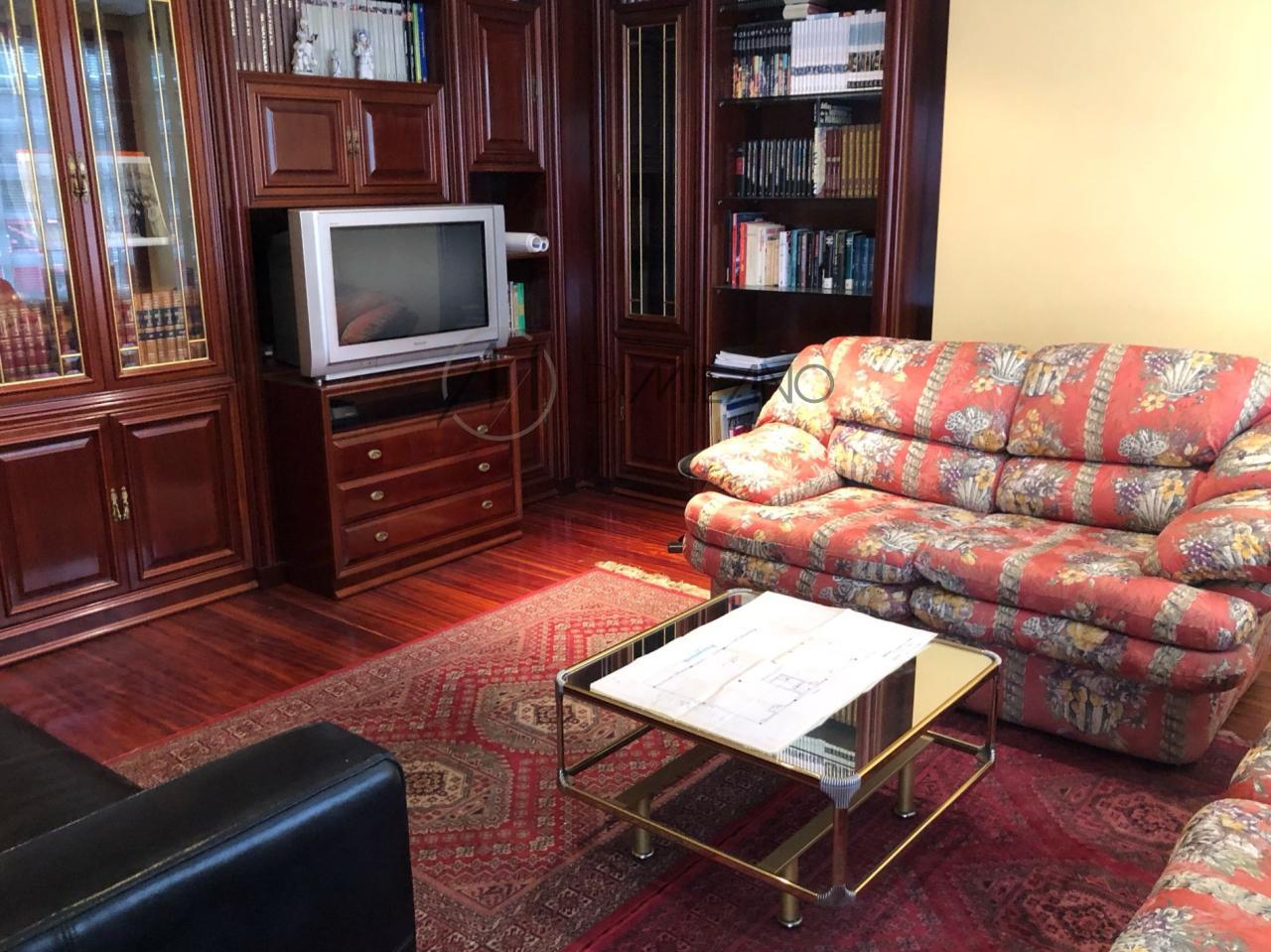 Vivienda con negocio de cafetería en Meira (Moaña): Un lugar con encanto y potencial.