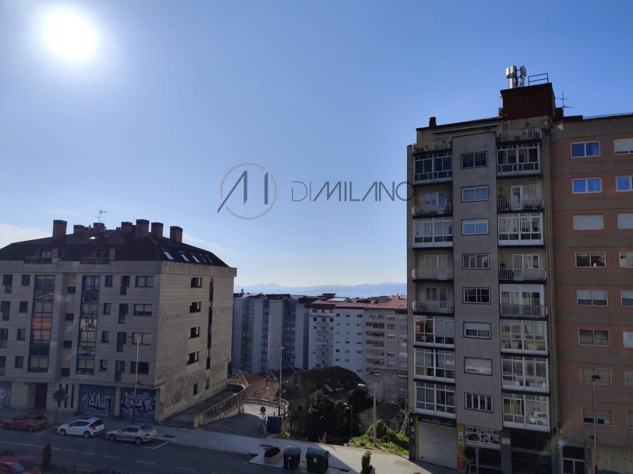 Oportunidad de inversión: piso con garaje y piscina en Vigo.