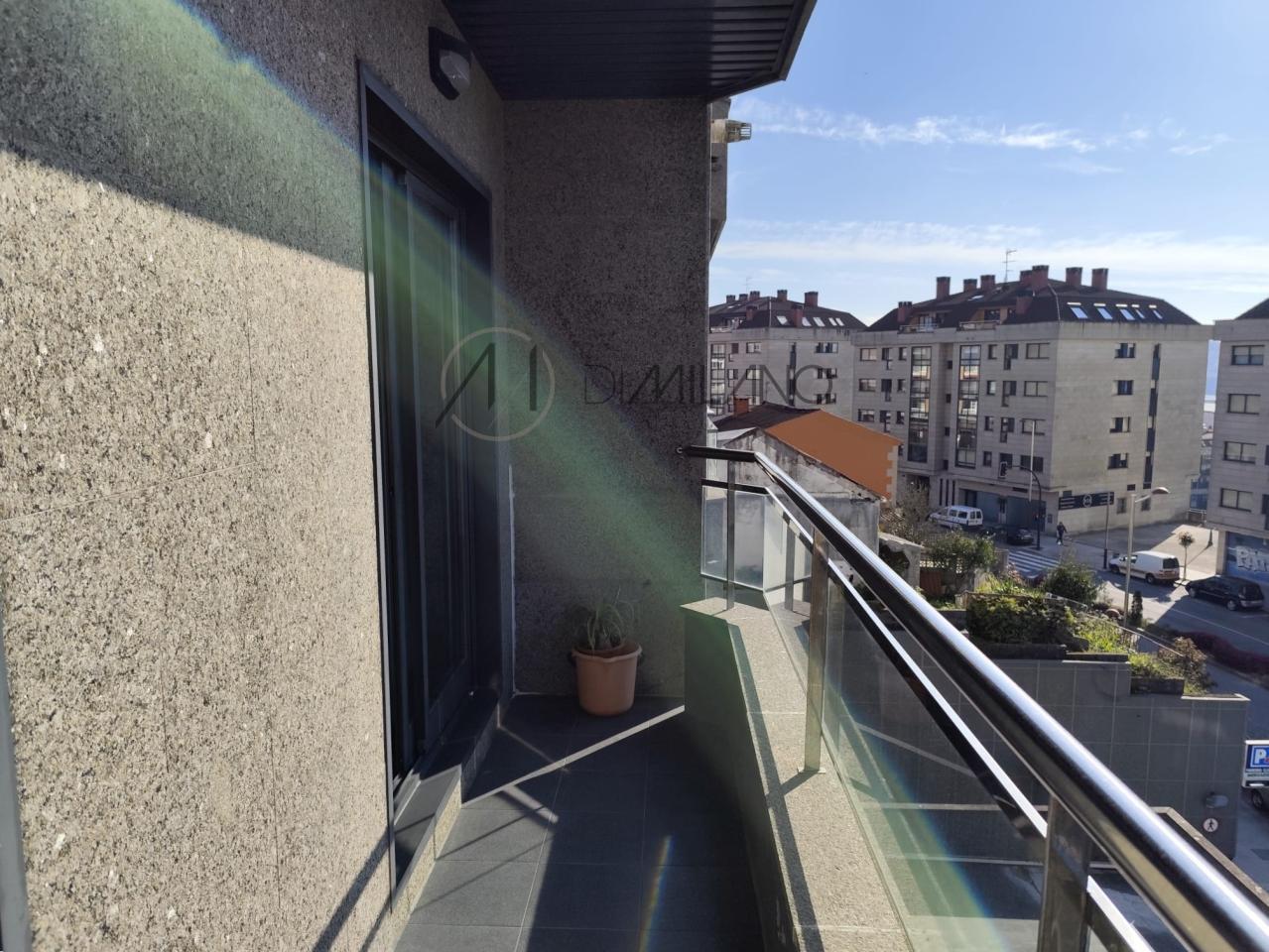 Oportunidad de inversión: piso con garaje y piscina en Vigo.