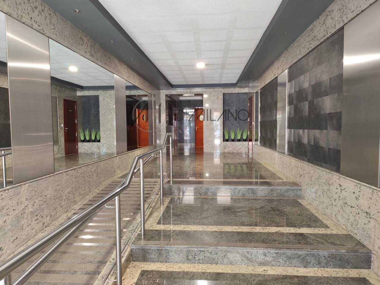 Oportunidad de inversión: piso con garaje y piscina en Vigo.