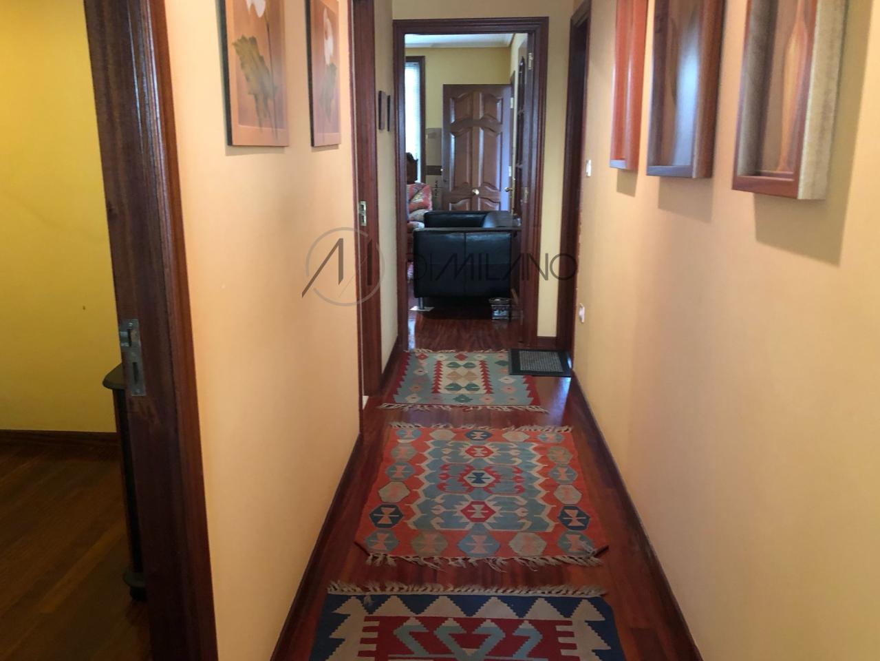 Vivienda con negocio de cafetería en Meira (Moaña): Un lugar con encanto y potencial.