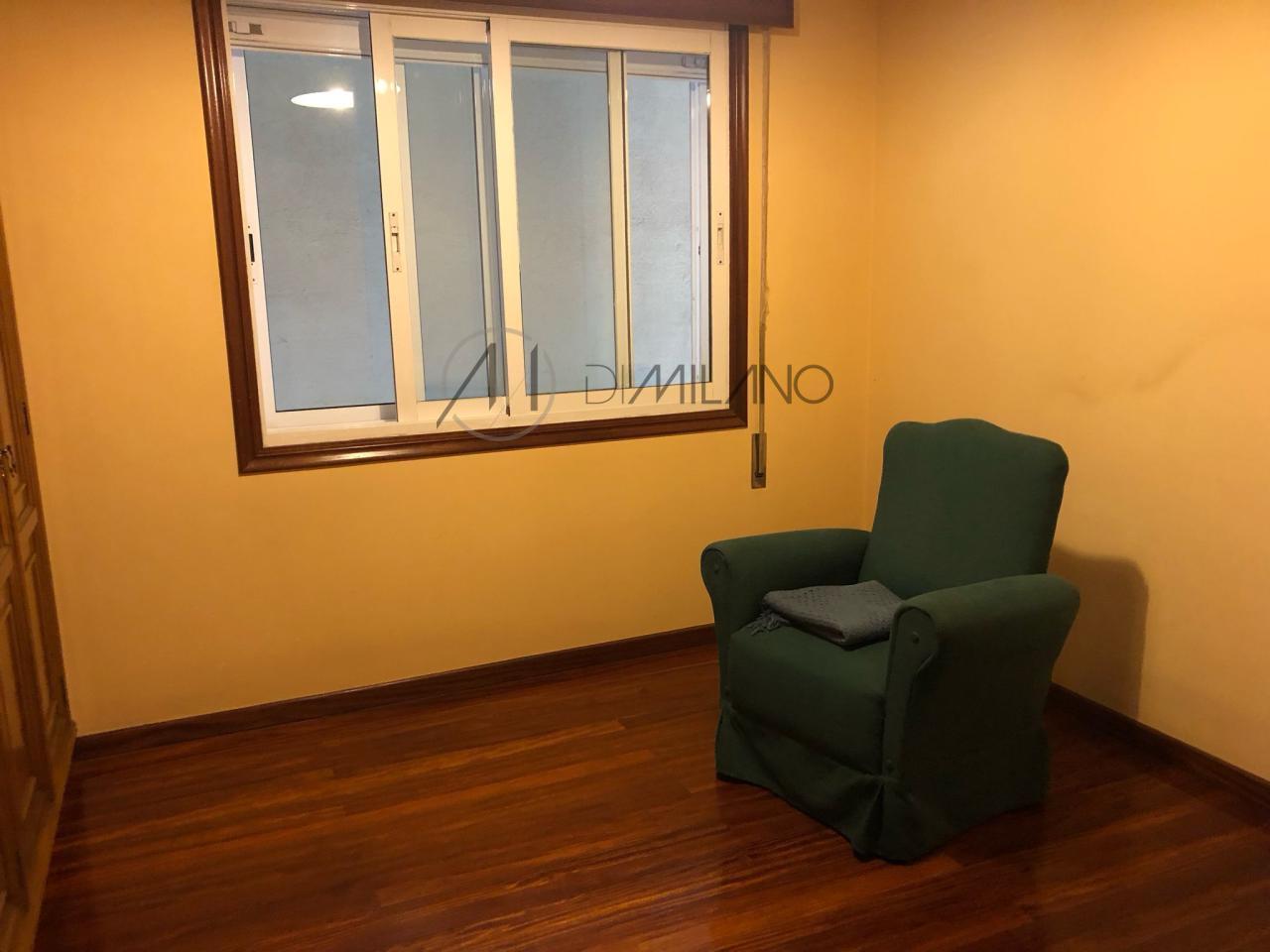 Vivienda con negocio de cafetería en Meira (Moaña): Un lugar con encanto y potencial.