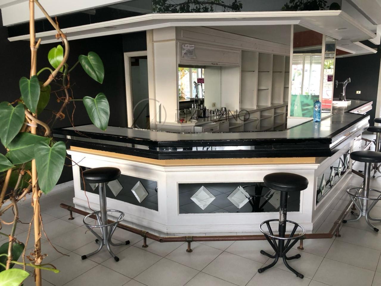 Vivienda con negocio de cafetería en Meira (Moaña): Un lugar con encanto y potencial.