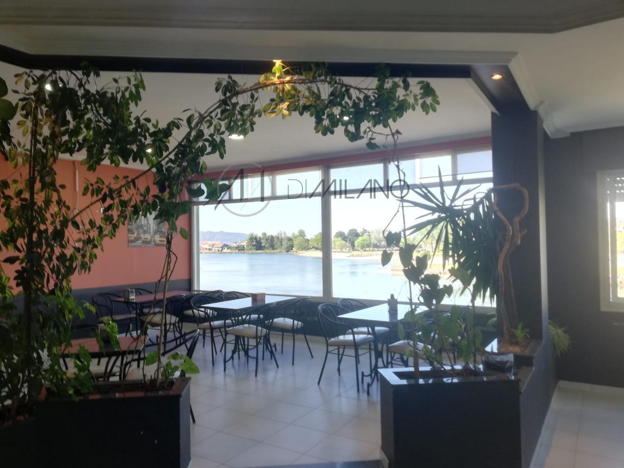 Vivienda con negocio de cafetería en Meira (Moaña): Un lugar con encanto y potencial.