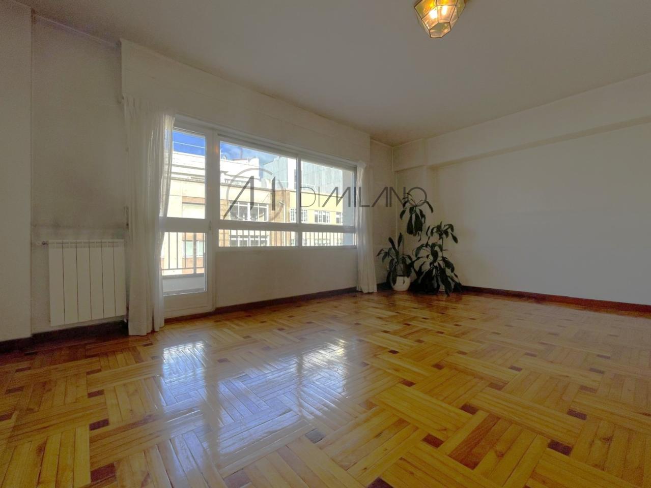 Diseña tu nuevo hogar en este amplio piso con garaje