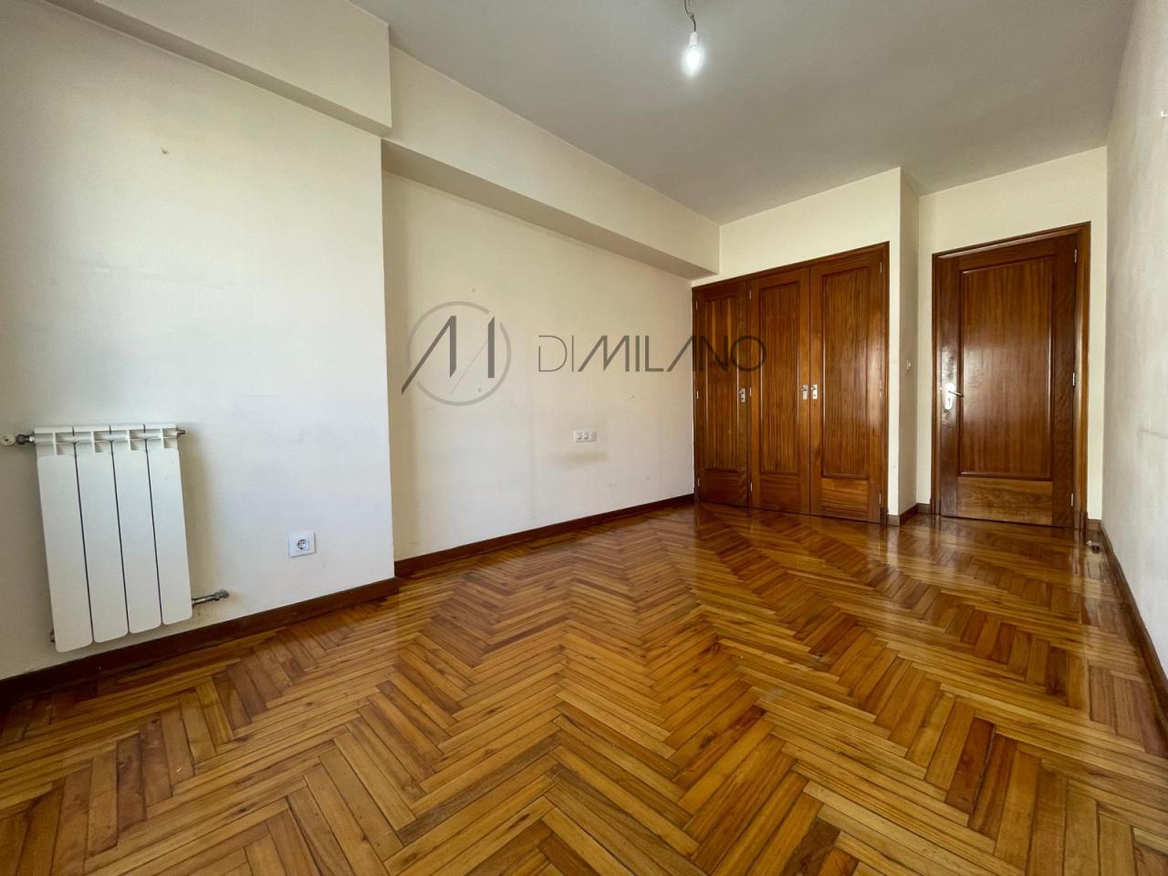 Diseña tu nuevo hogar en este amplio piso con garaje