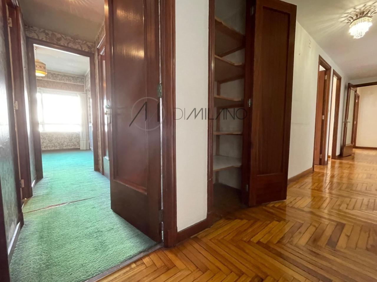 Diseña tu nuevo hogar en este amplio piso con garaje