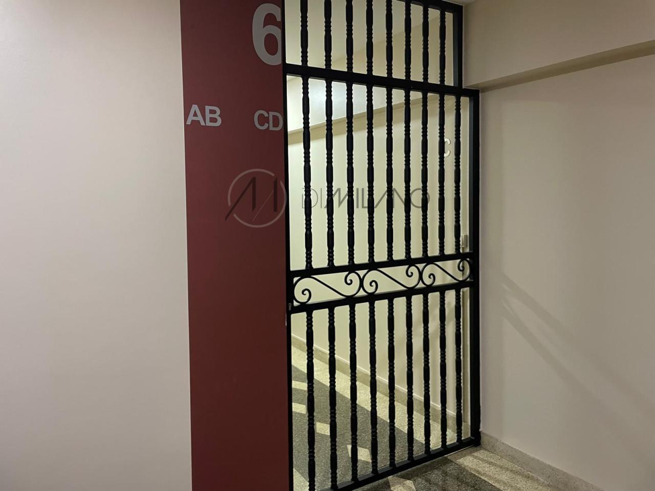 Diseña tu nuevo hogar en este amplio piso con garaje