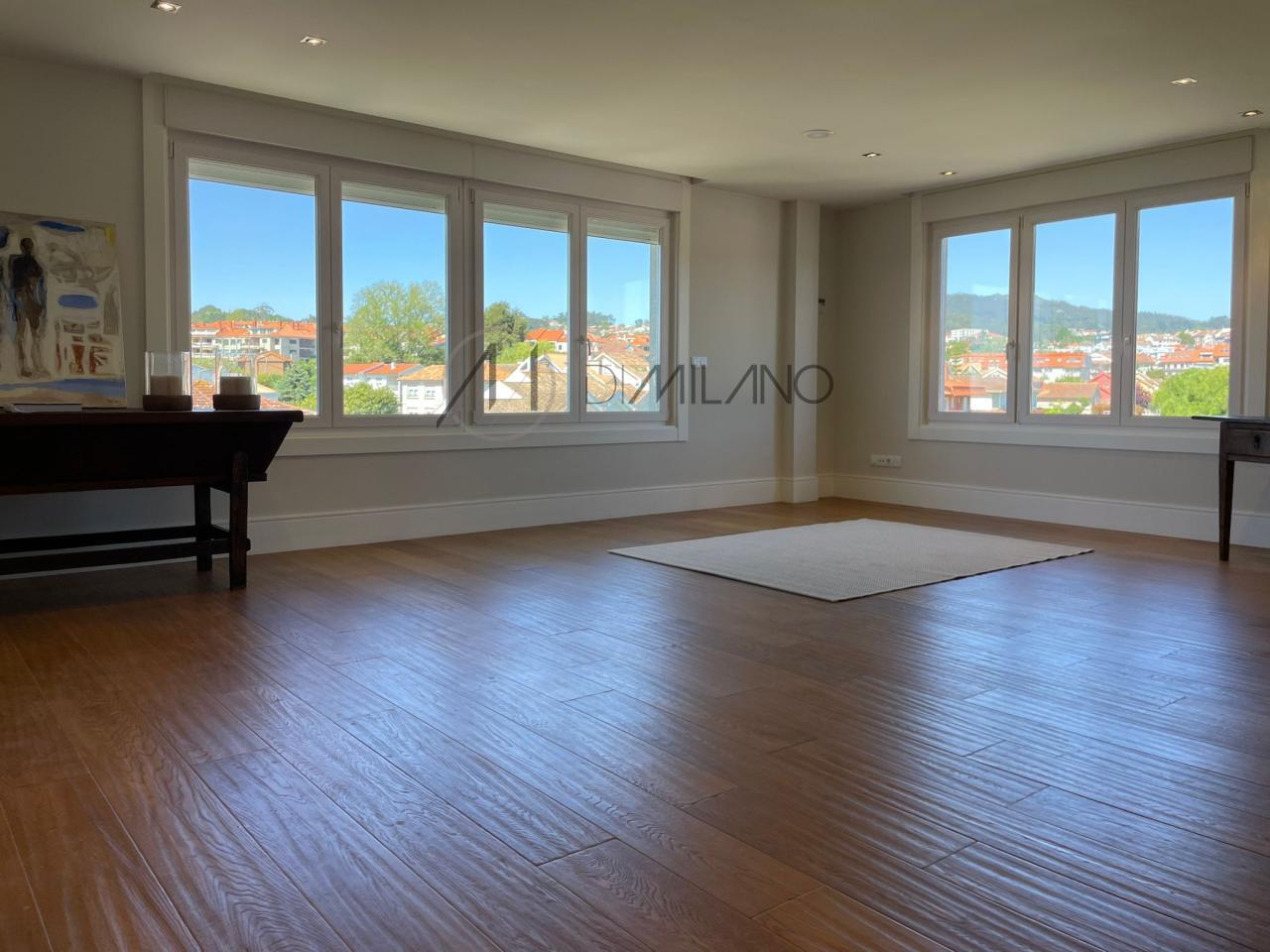 Dúplex amueblado con terraza estrenar para veranear en Panxón (Nigrán)