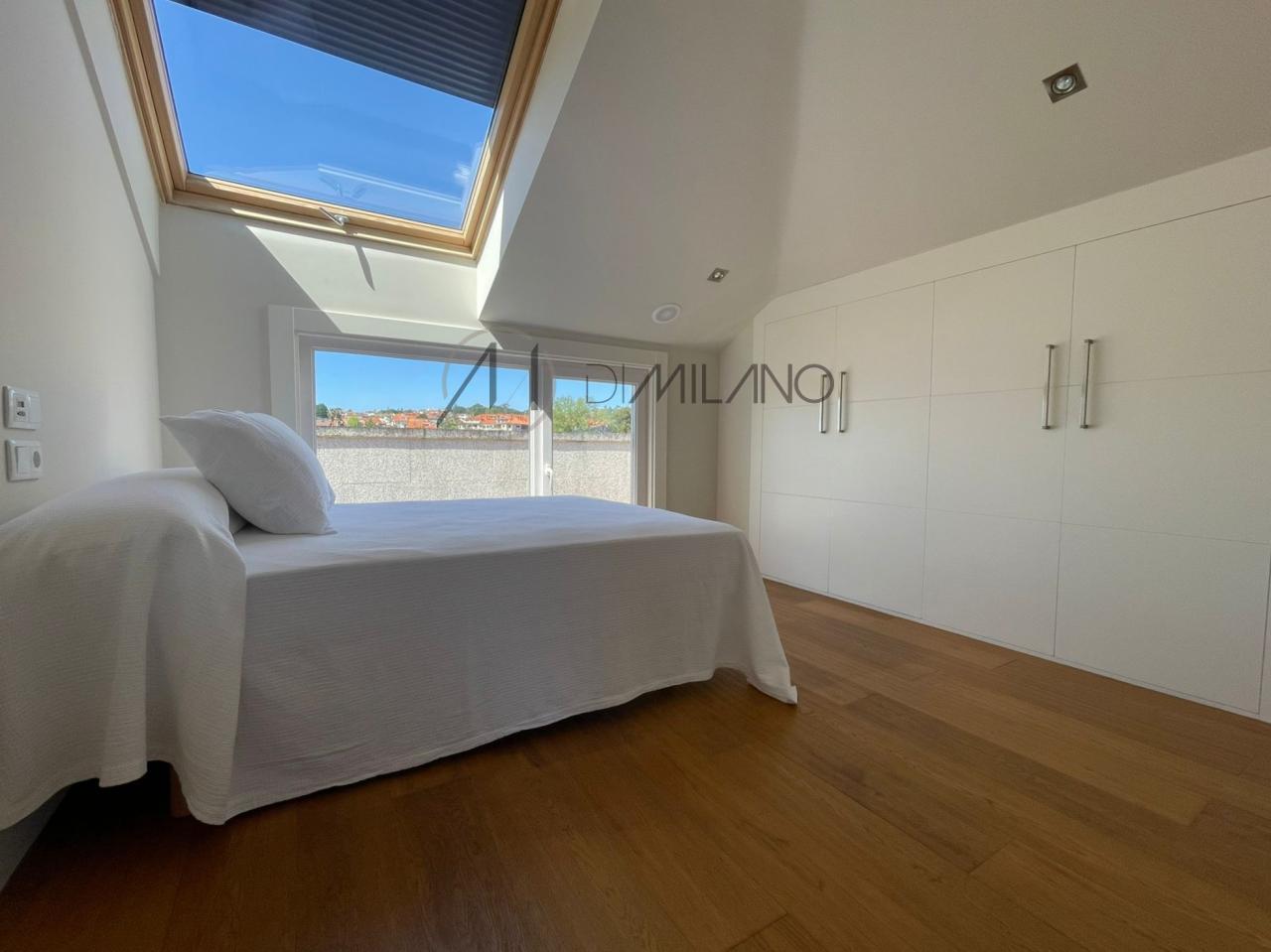Dúplex amueblado con terraza estrenar para veranear en Panxón (Nigrán)