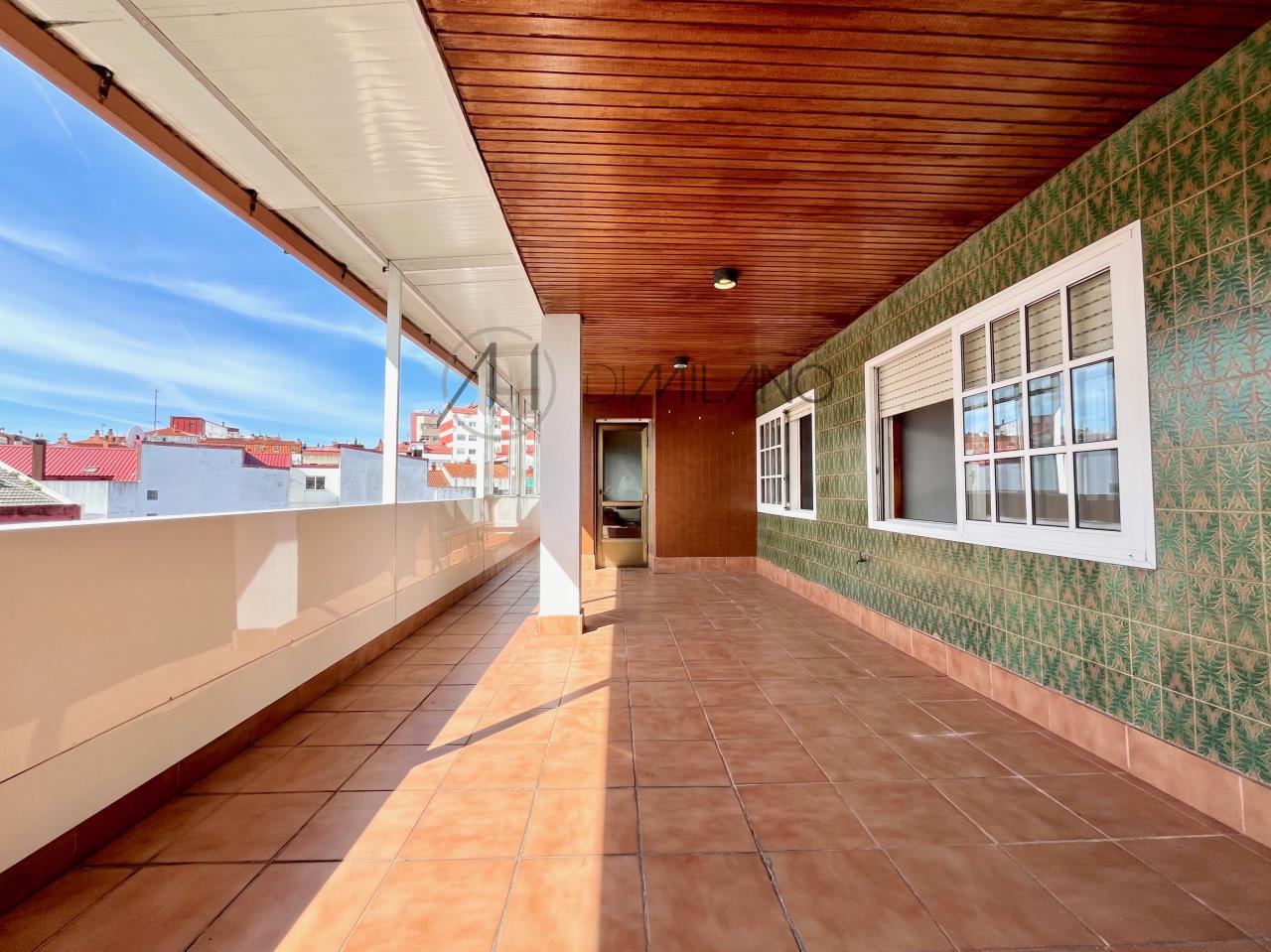 Luminoso Ático con Gran Terraza en Pleno Corazón de la Ciudad de Vigo