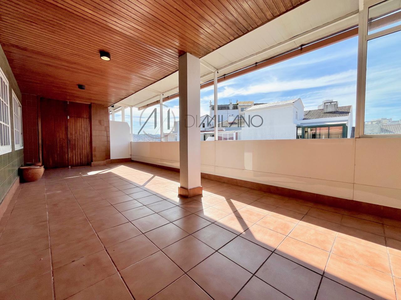 Luminoso Ático con Gran Terraza en Pleno Corazón de la Ciudad de Vigo