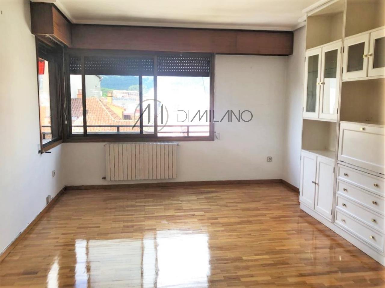 Piso exterior, con terraza y garaje, en el centro de la ciudad