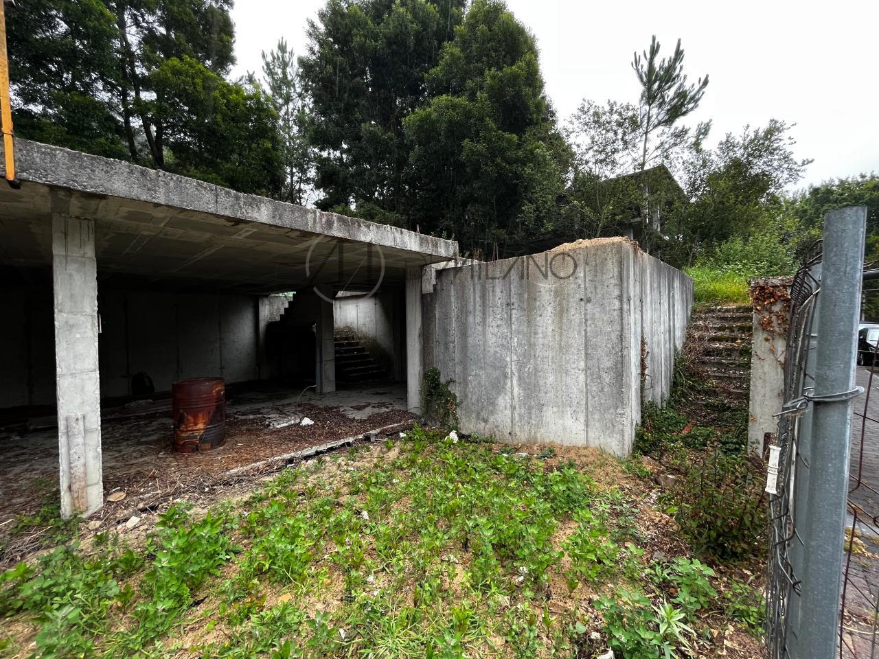 Fantástico solar en construcción situado en el centro de Gondomar