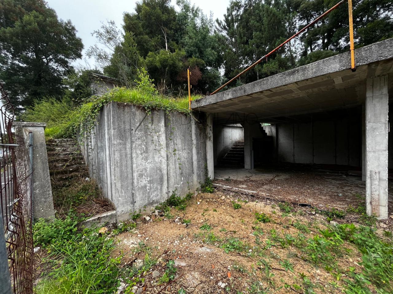 Fantástico solar en construcción situado en el centro de Gondomar