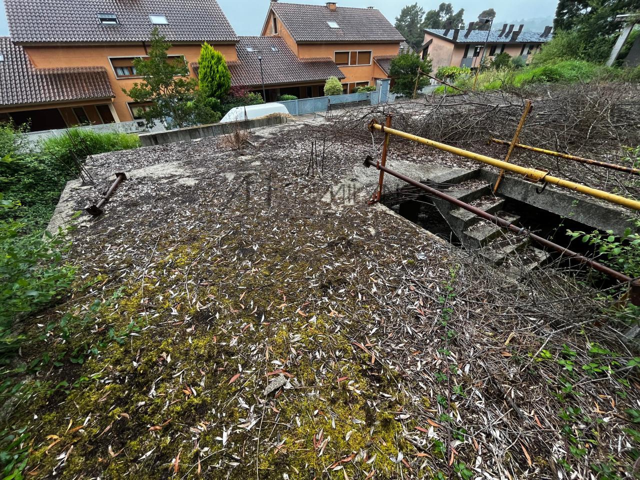 Fantástico solar en construcción situado en el centro de Gondomar