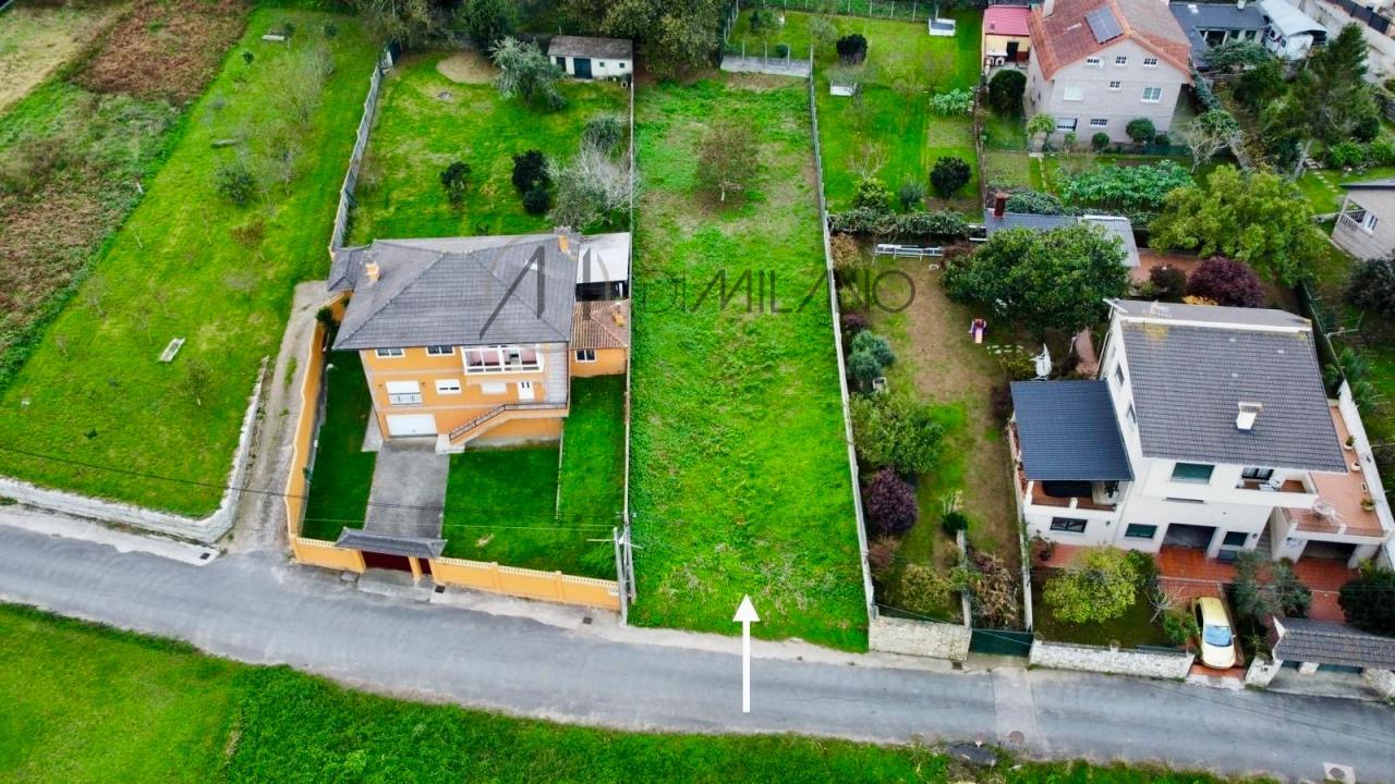 Terreno urbanizable con proyecto de ejecución y licencia aprobada en Beade