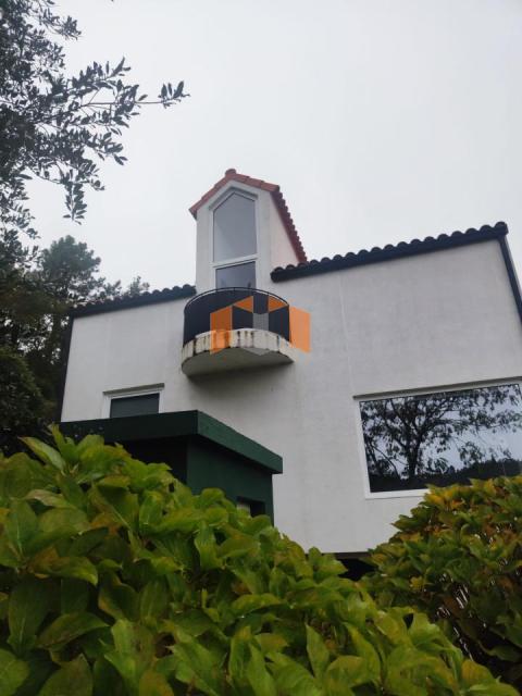 C000196 Venta de casa con piscina y terraza en Baiona Población