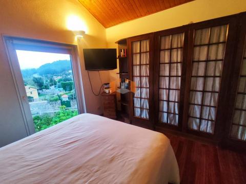 C000196 Venta de casa con piscina y terraza en Baiona Población