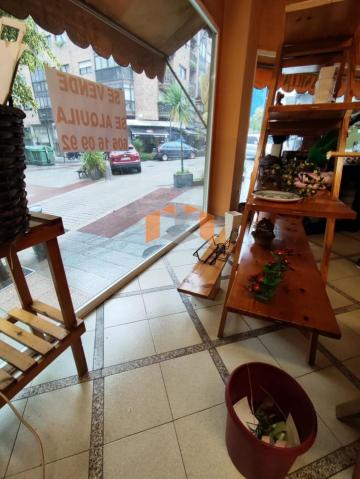 L000109 Venta de local en O Castro (Vigo)