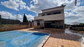 C001155 Venta de casas/chalet con piscina y terraza en Oeste-Nuevo Oeste-Sierrilla (Cáceres)