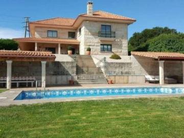 C000207 Venta de casas/chalet con piscina y terraza en Barrocás-Barrocanes-Residencia (Ourense)