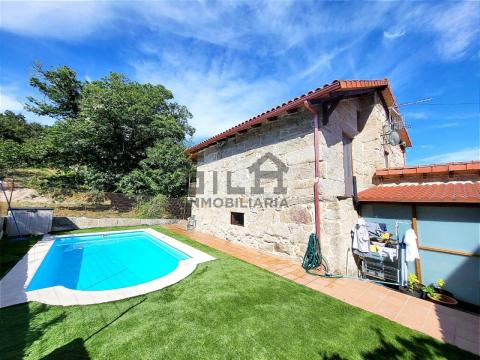 C000542 Venta de casa con piscina y terraza en Allariz