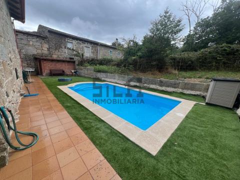 C000542 Venta de casa con piscina y terraza en Allariz
