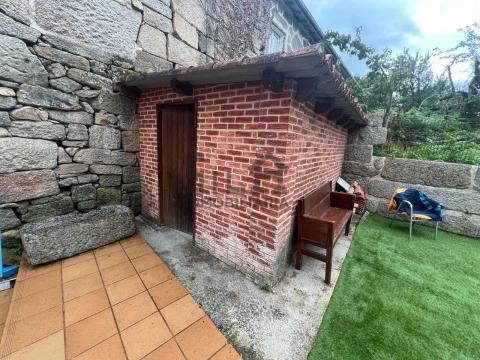 C000542 Venta de casa con piscina y terraza en Allariz