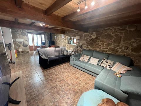 C000542 Venta de casa con piscina y terraza en Allariz