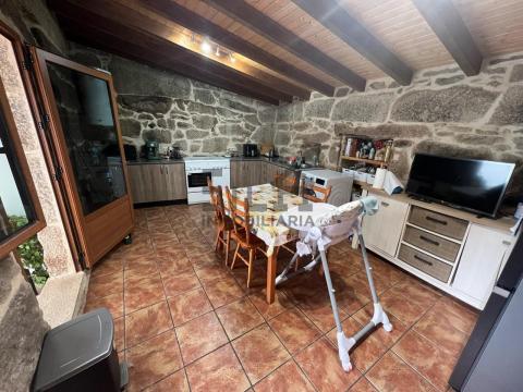 C000542 Venta de casa con piscina y terraza en Allariz