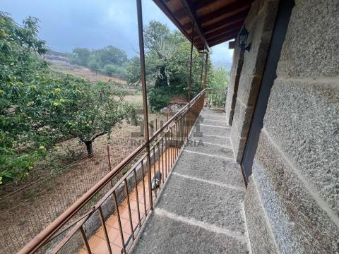 C000542 Venta de casa con piscina y terraza en Allariz