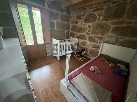 C000542 Venta de casa con piscina y terraza en Allariz