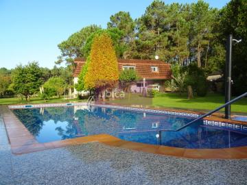 C005142 Venta de casas/chalet con piscina y terraza en Amorín (Tomiño)